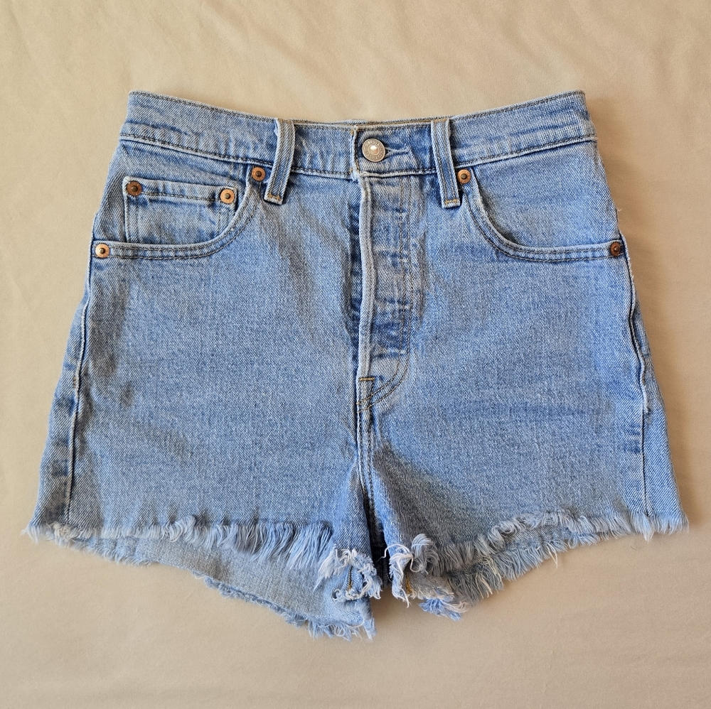 LEVI'S Denim Blue Ribcage Shorts, 26